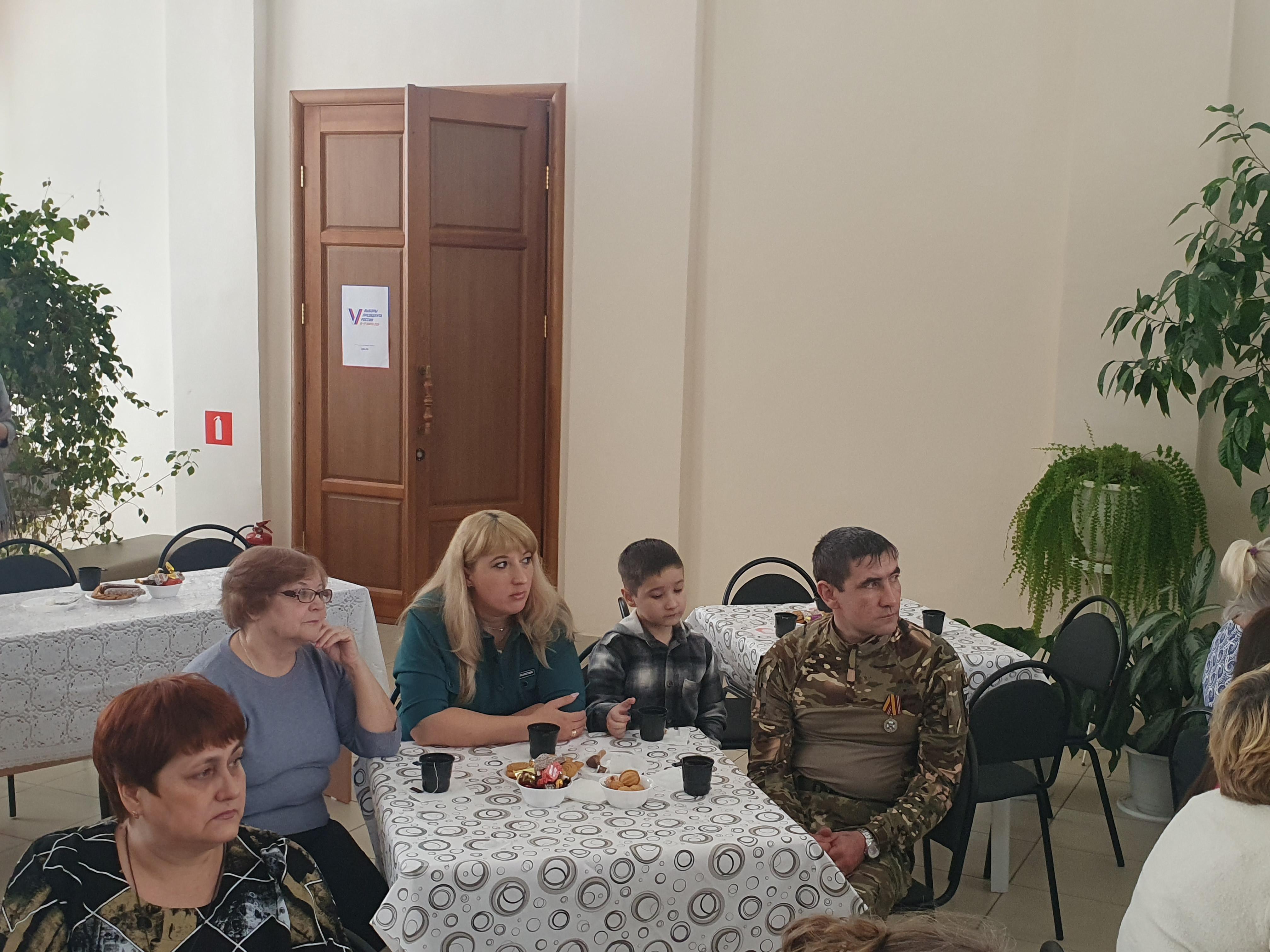 В Базарном Сызгане прошла встреча с семьями участников СВО.