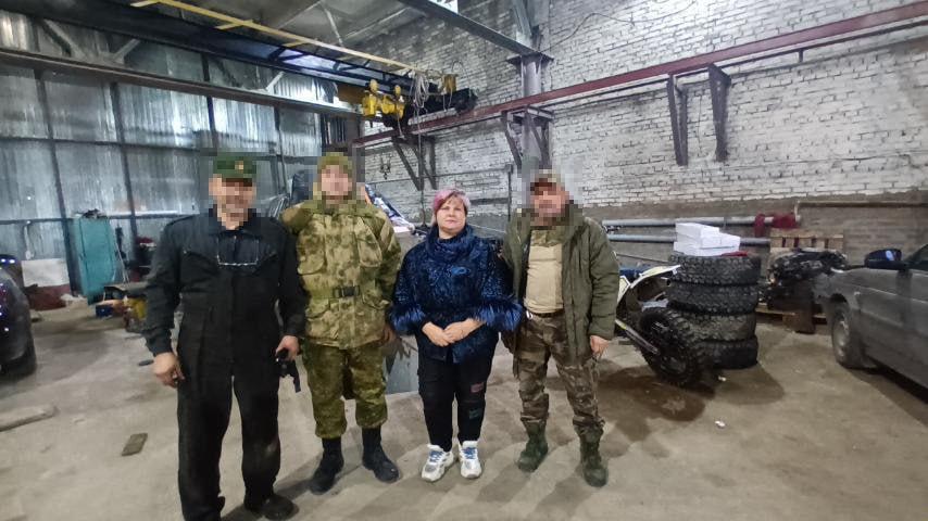 По дороге в зону СВО бойцы из Ханты-Мансийского округа в Ульяновске столкнулись с трудностями, а уехали с подарками.