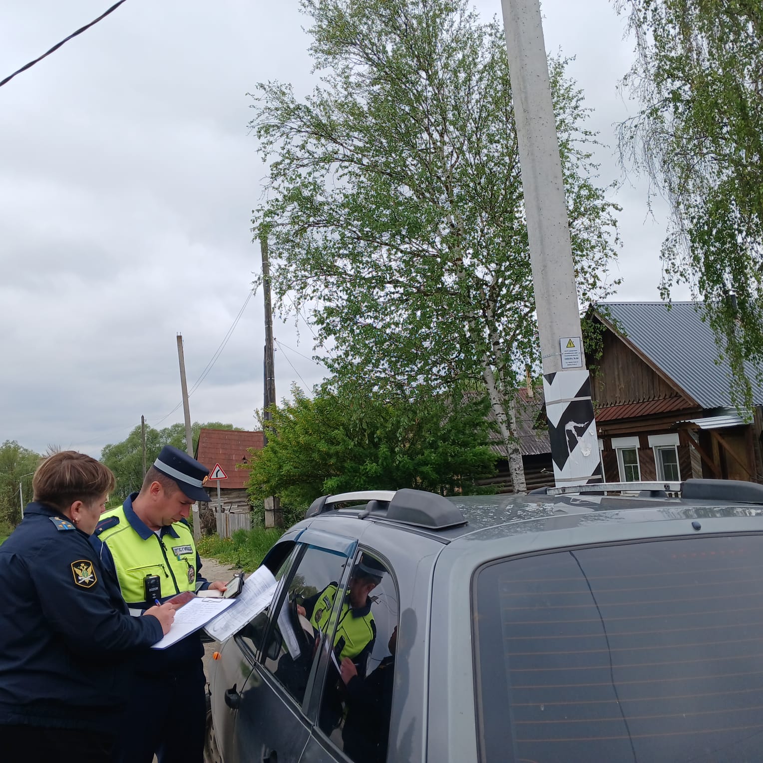 Проведено совместное мероприятие по выявлению граждан, имеющих задолженность по налогам и штрафам.